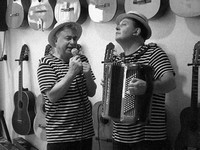 Accordéoniste Les fréros de la guinguette